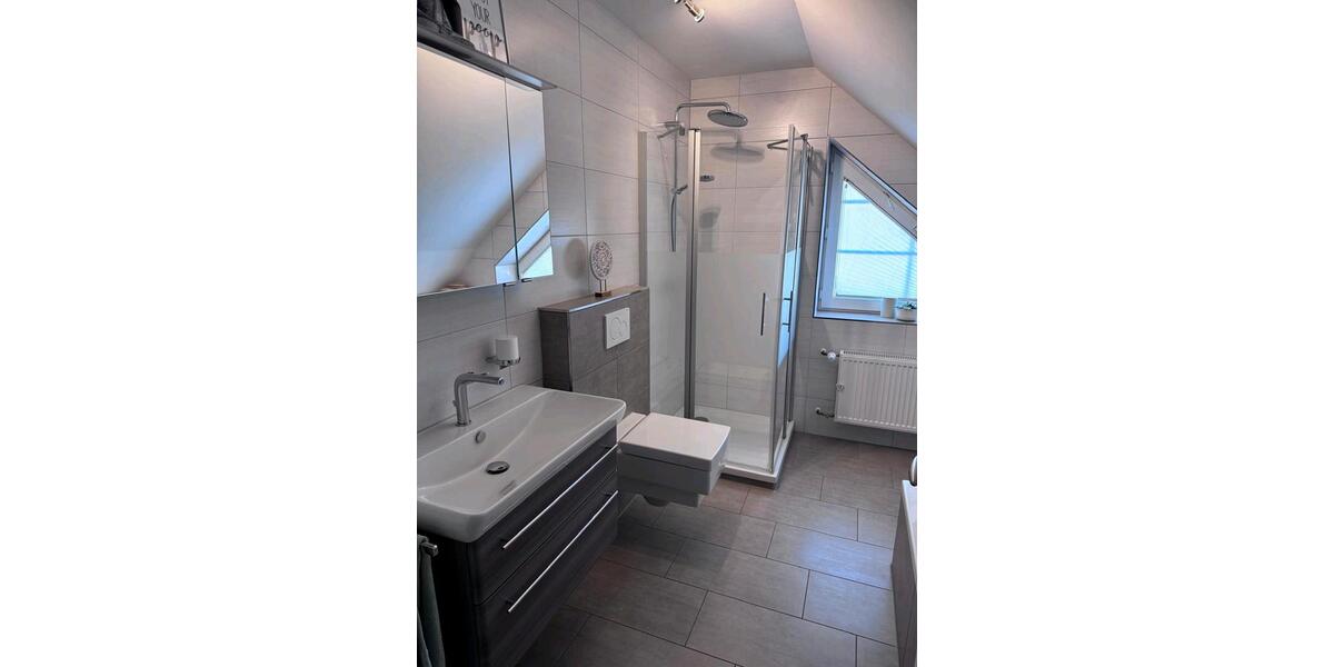 Moderne 3-Zi. Wohnung mit EBK, Carport, Wallbox & privatem Garten 3 zimmer