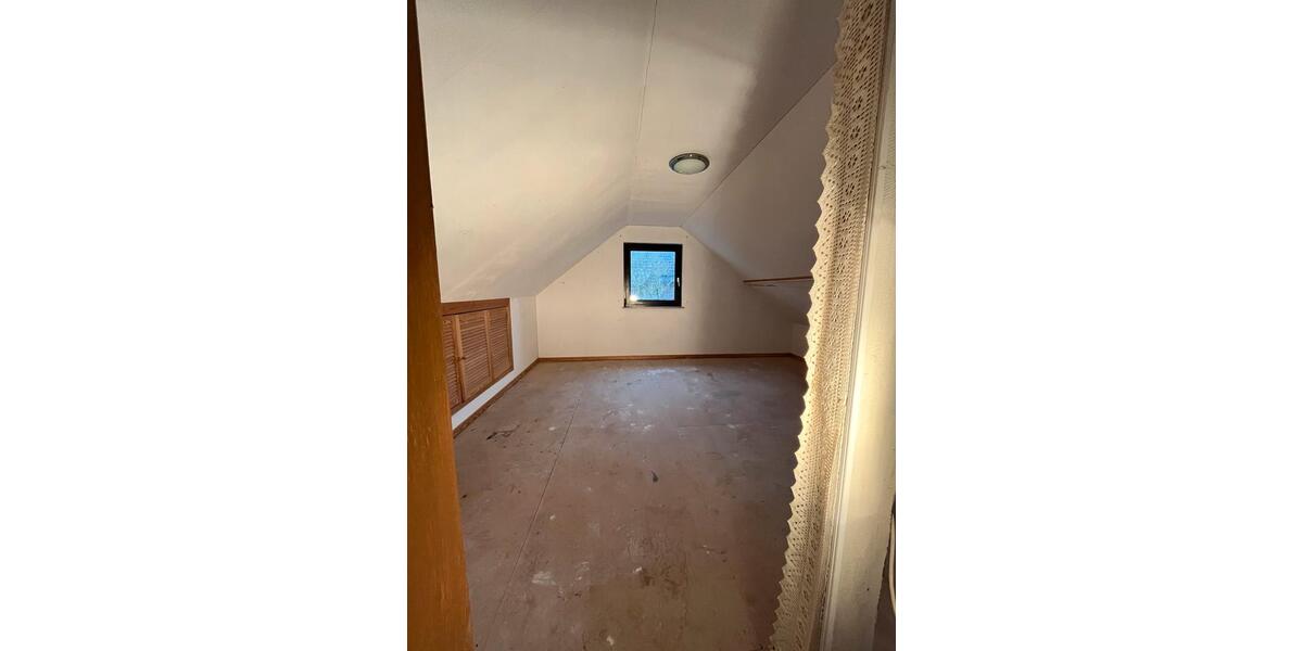 Einfamilienhaus Hameln Kernstadt - 6 Zimmer, 215 m&sup2;, 280.000&euro; | Angebot:27096935