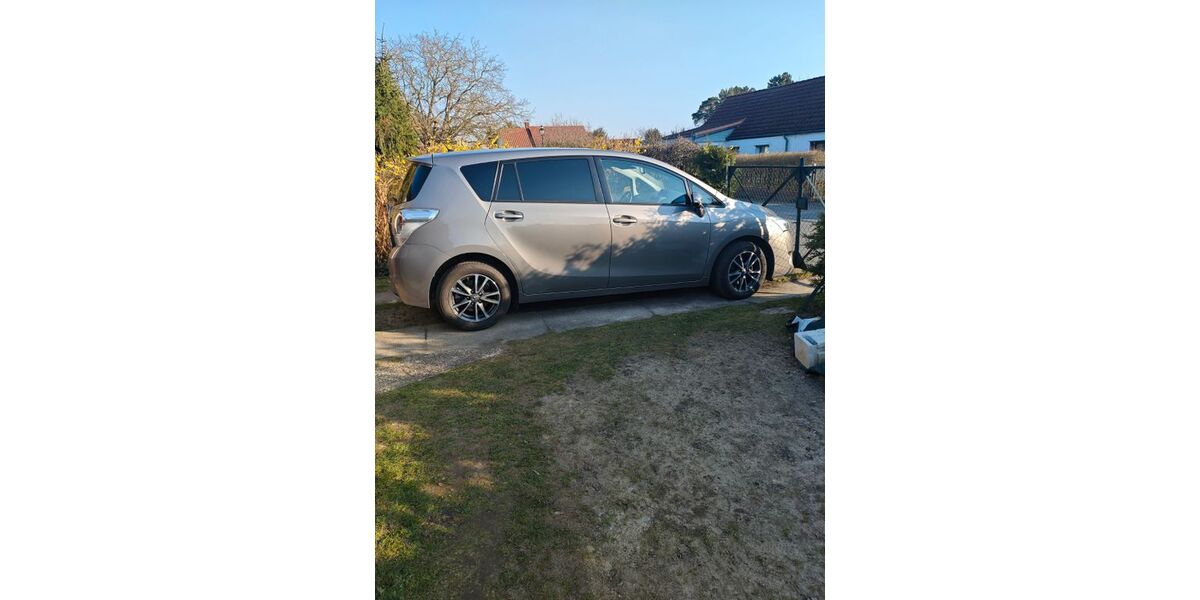 Toyota Verso 108.000 km 10.900 &euro; Berlin 12279