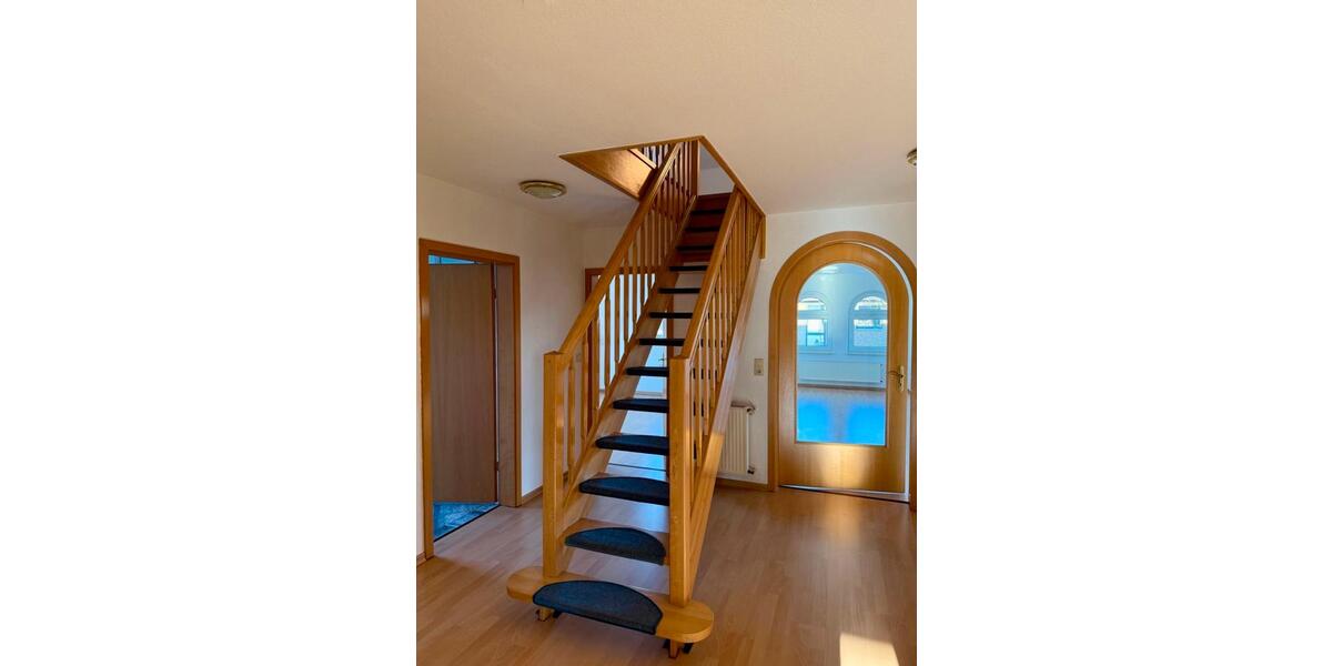 Maisonettenwohnung Hüllhorst - 5 Zimmer, 160 m&sup2;, 1.300&euro; | Angebot:26612283