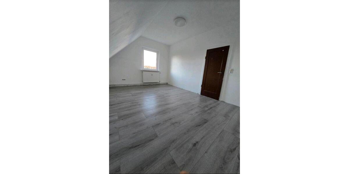 Dachgeschoßwohnung Bergen - 4 Zimmer, 100 m&sup2;, 650&euro; | Angebot:26395922