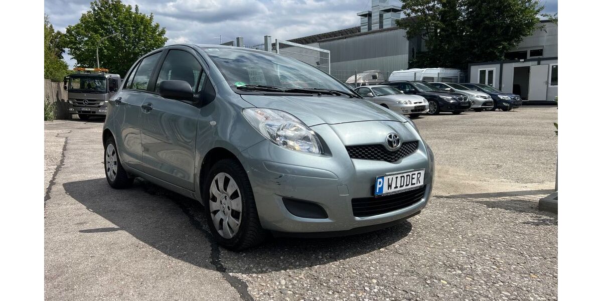 Toyota Yaris 67.590 km 3.999 &euro; München 80807