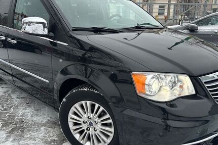 Lancia Voyager 183.000 km 9.888 &euro; Berlin / Pankow 13127
