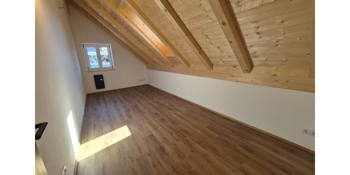 Dachgeschoßwohnung Bad Tölz - 4 Zimmer, 138 m&sup2;, 2.200&euro; | Angebot:26315210