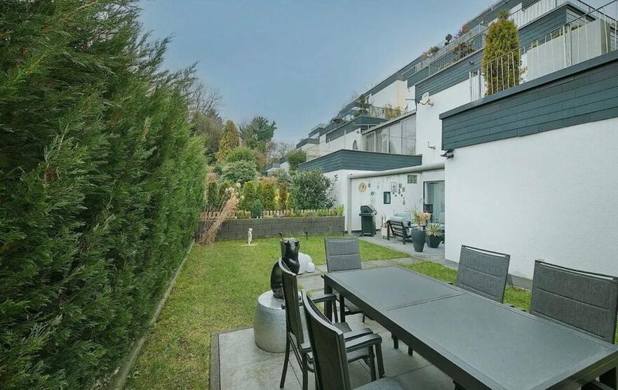 Exklusive Eigentumswohnung mit Garten und Terasse von Privat