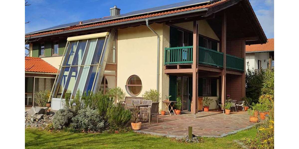 Haus zum Kaufen in Tittmoning 1.160.000 € 232 m² 5 zimmer