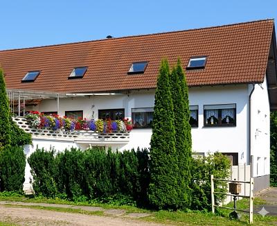 RAUMWUNDER MIT LÄNDLICHEM FLAIR - Mehrfamilienhaus, Wohnhaus Hösbach | Angebot:26819069