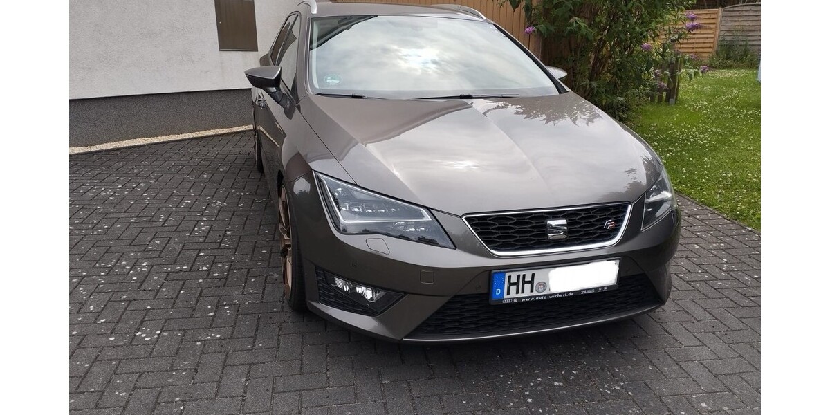 Seat Leon 104.000 km 11.999 € Hamburg 20038