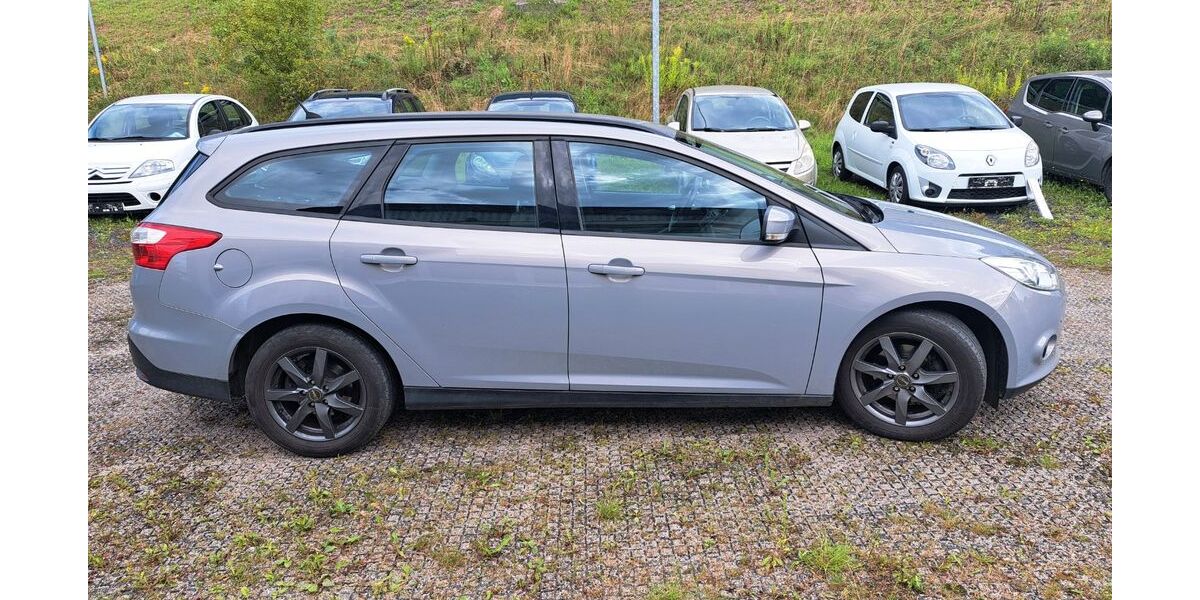 Ford Focus 99.500 km 5.590 &euro; Uhlstädt-Kirchhasel 07407