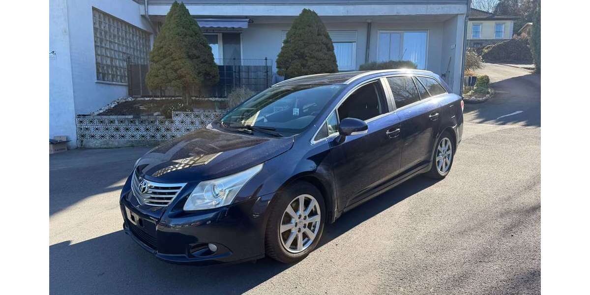 Toyota Avensis 246.000 km 2.200 &euro; Wipperfürth 51688
