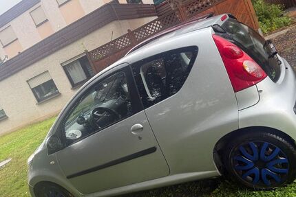 Peugeot 107 80.490 km 2.750 € Arnsberg 59823