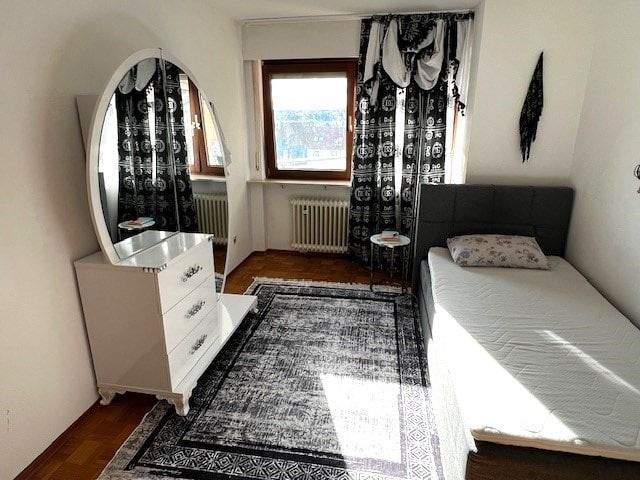 Etagenwohnung Pforzheim Nordstadt - 5 Zimmer, 137 m&sup2;, 325.000&euro; | Angebot:24859539