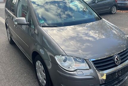 VW Touran 149.000 km 5.499 &euro; Recklinghausen 45663