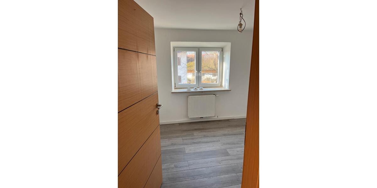 Etagenwohnung Furth im Wald - 4 Zimmer, 80 m&sup2;, 415&euro; | Angebot:25419264