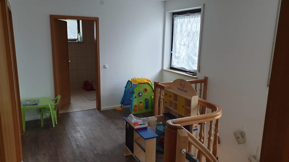 Reihenhaus Burghausen - 5 Zimmer, 124 m&sup2;, 1.800&euro; | Angebot:25170607