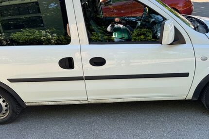 Opel Combo 148.000 km 2.450 &euro; München 81547