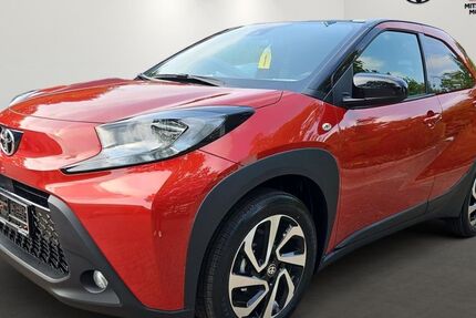Toyota Aygo (X) 3.200 km 16.880 € Hamburg 22399