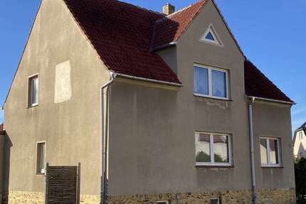 Haus zum Kaufen in Gröditz 95.000 € 152 m² 8 zimmer