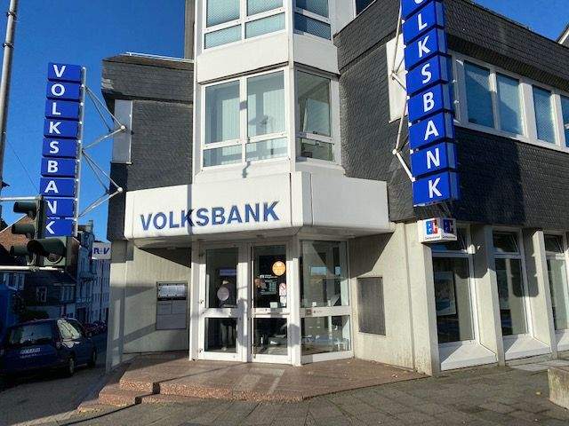 Hochwertiges Büro- Ladenlokal in werbewirksamer Lage mit TG-Stellplätzen 5 zimmer