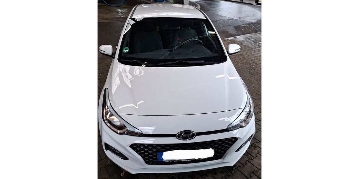 Hyundai i20 102.000 km 11.700 &euro; Langerwehe 52379
