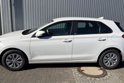Hyundai i30 224.000 km 7.499 &euro; Niestetal bei Kassel 34266