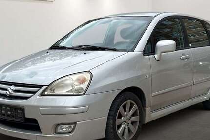 Suzuki Liana 200.358 km 649 € Berlin 12681