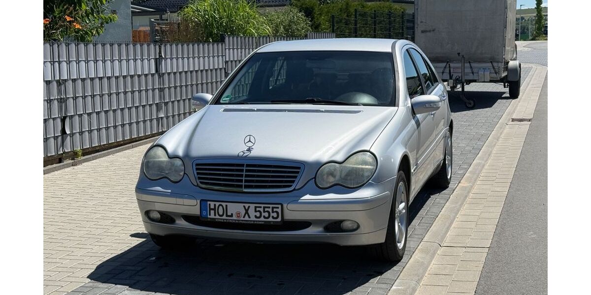 Mercedes-Benz C 180 207.000 km 1.500 &euro; Stadtoldendorf 37627