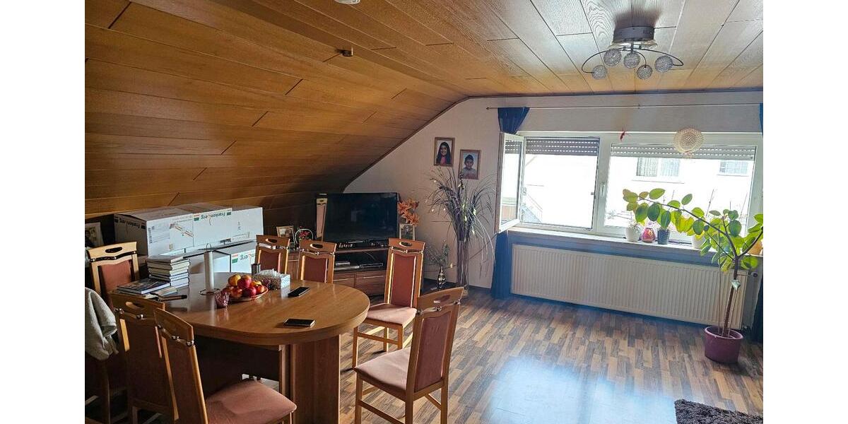 Dachgeschoßwohnung Griesheim - 3 Zimmer, 90 m&sup2;, 1.200&euro; | Angebot:26680407
