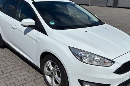 Ford Focus 141.484 km 9.400 &euro; Bottrop 46240