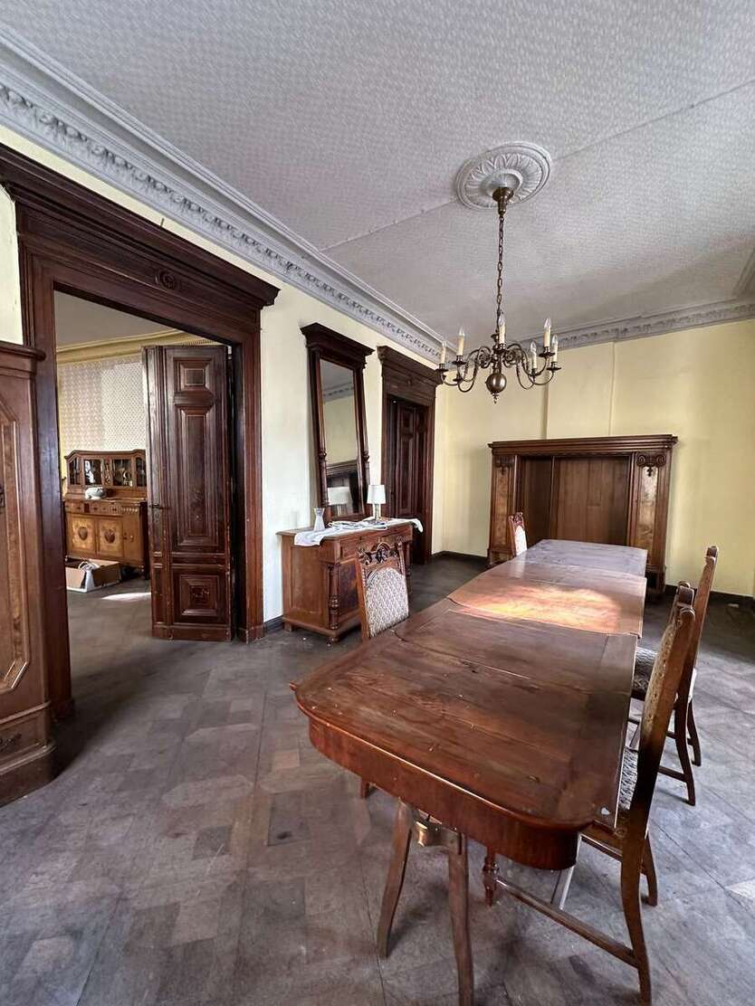 Denkmalschutzobjekt im Dornröschenschlaf am Fuße des Schlosses Neu-Augustusburg zimmer