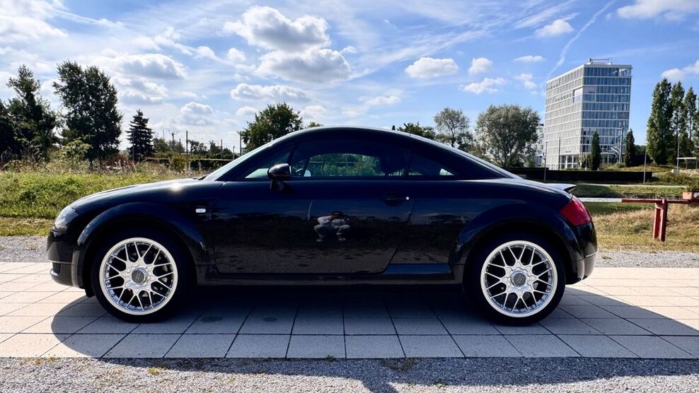 Audi TT 118.750 km 17.500 € Wolfsburg 38446