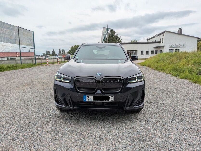 iX3