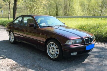 BMW 323