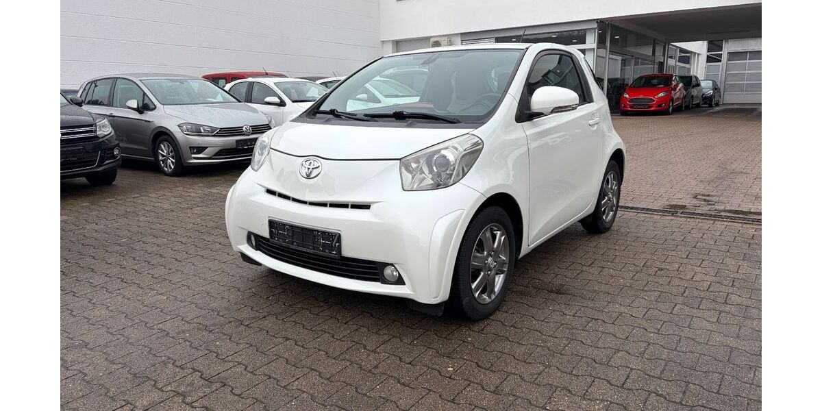 Toyota IQ 32.084 km 9.795 &euro; Stuttgart 70597