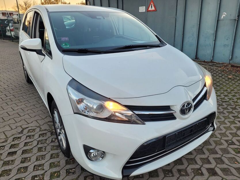 Toyota Verso 174.855 km 7.900 € Berlin 12277