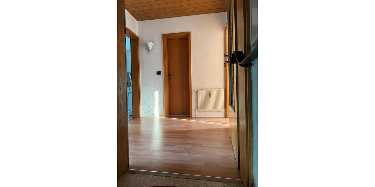 Wohnung Obergeschoss mit Dachgeschoss 100m2 1 zimmer