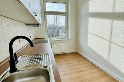 TOP Lage, Weitblick, sanierter Altbau,sehr hell ,SW Balkon,EBK 3 zimmer