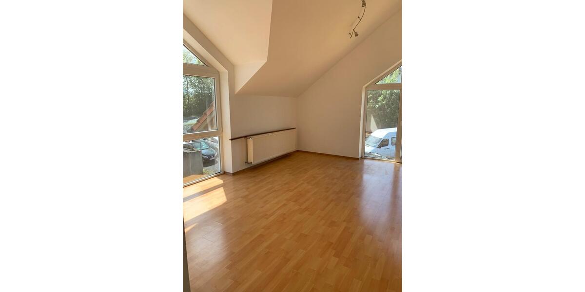 Dachgeschoßwohnung Eschlkam - 5 Zimmer, 90 m&sup2;, 650&euro; | Angebot:24286558