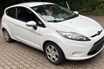 Ford Fiesta 130.533 km 4.200 &euro; Hamburg 22149