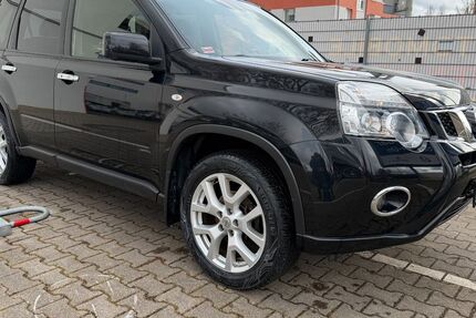 Nissan X-Trail 141.700 km 10.400 &euro; Ulm 89077