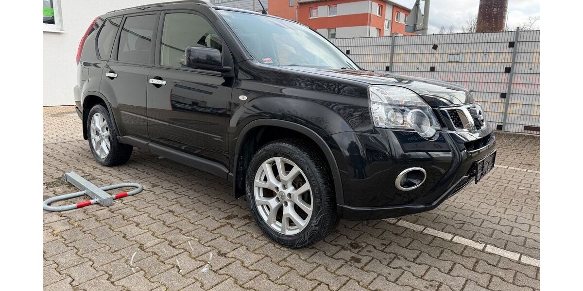 Nissan X-Trail 141.700 km 10.400 &euro; Ulm 89077