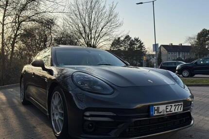 Porsche Panamera 218.026 km 21.900 &euro; Lübeck 23539