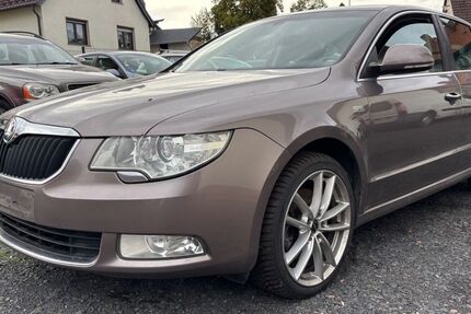 Skoda Superb 212.000 km 5.950 € Moorgrund 36433