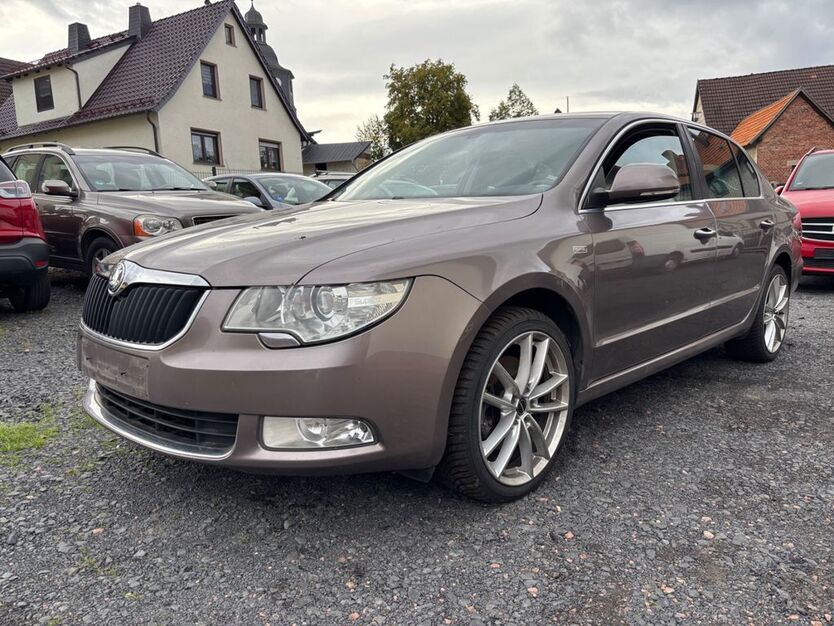 Skoda Superb 212.000 km 5.950 € Moorgrund 36433
