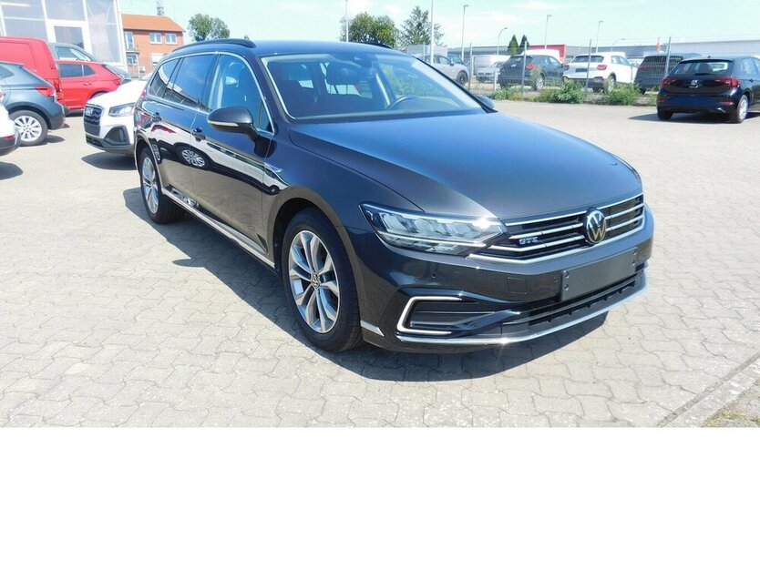 VW Passat Variant 1.4 GTE Benzin/Hybri TSI DSG Navi 35.600 km 23.990 € Vordorf 38533