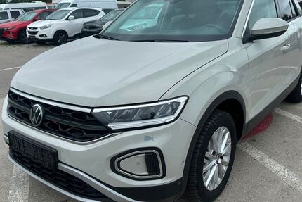 VW T-Roc 141.000 km 15.900 &euro; Mittenwalde 15749