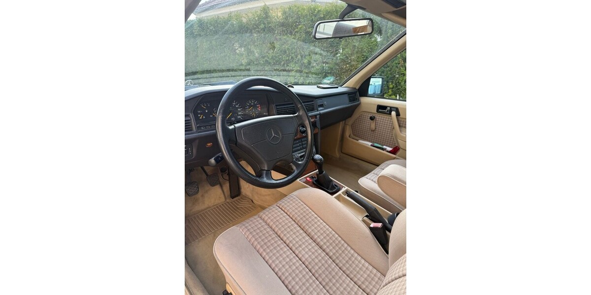 Mercedes-Benz 190 266.122 km 5.000 &euro; Bammental 69245