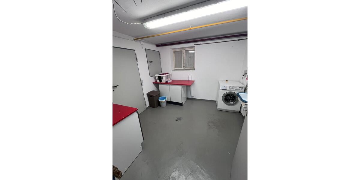 Etagenwohnung Neunkirchen - 4 Zimmer, 120 m&sup2;, 1.200&euro; | Angebot:25300114