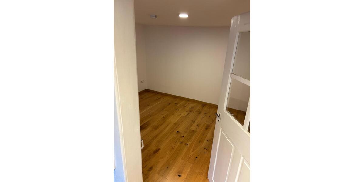 Etagenwohnung Bad Königshofen im Grabfeld - 6 Zimmer, 85 m&sup2;, 650&euro; | Angebot:24599995