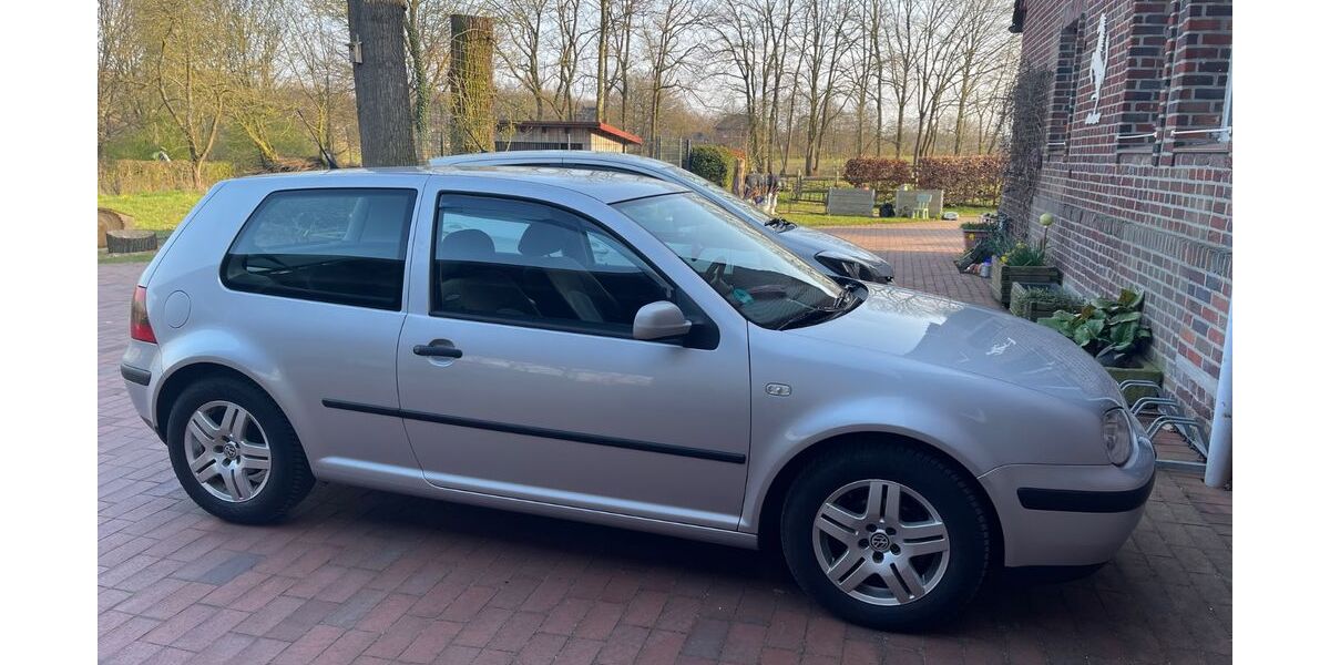 VW Golf 196.000 km 1.980 &euro; Remscheid 42859